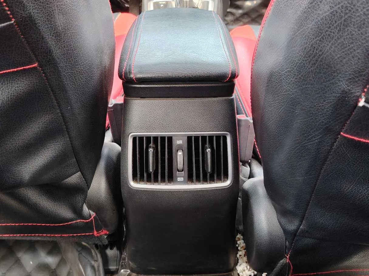 Car image 31