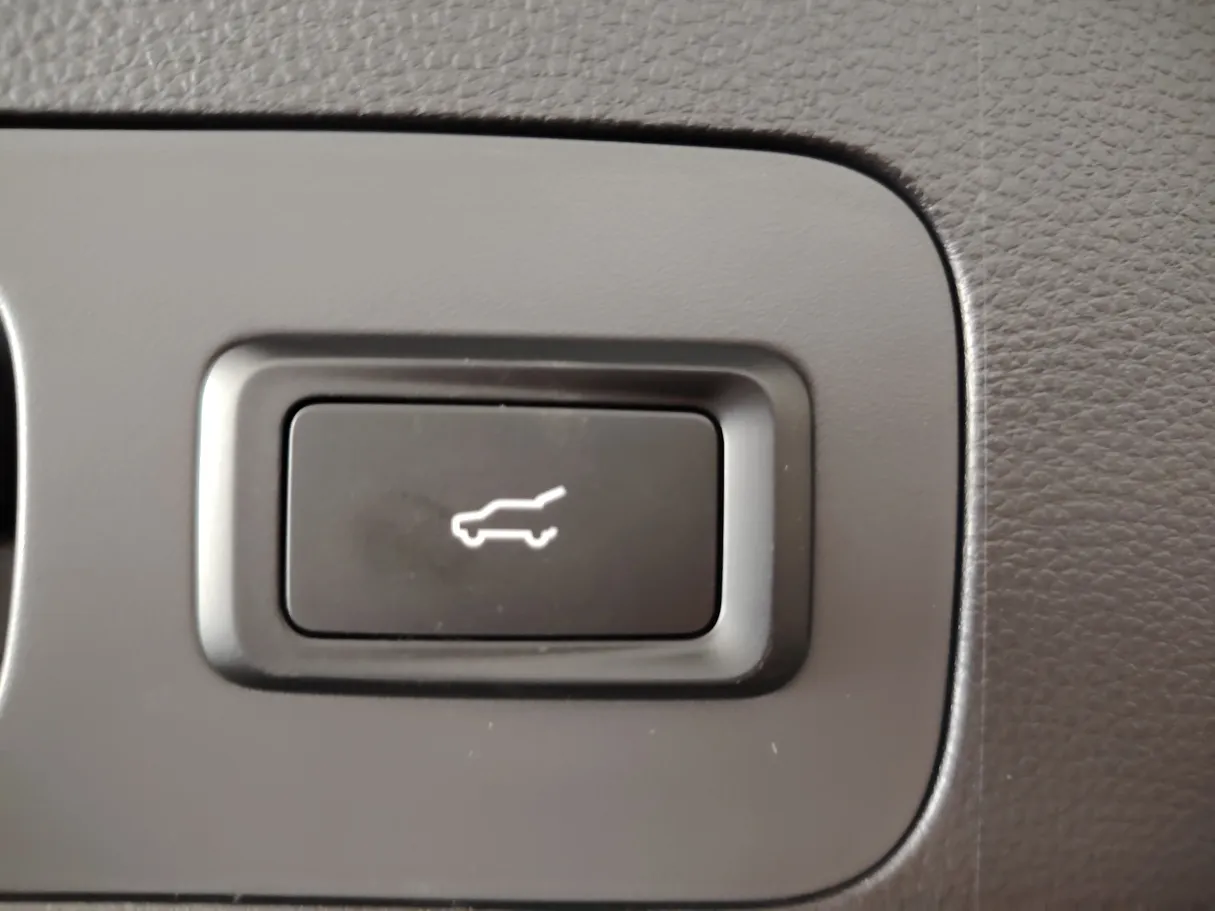 Car image 33