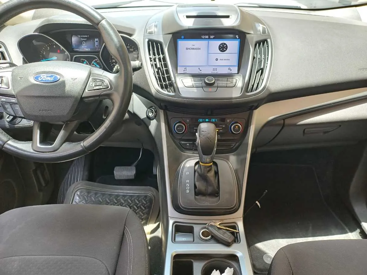 Car image 16