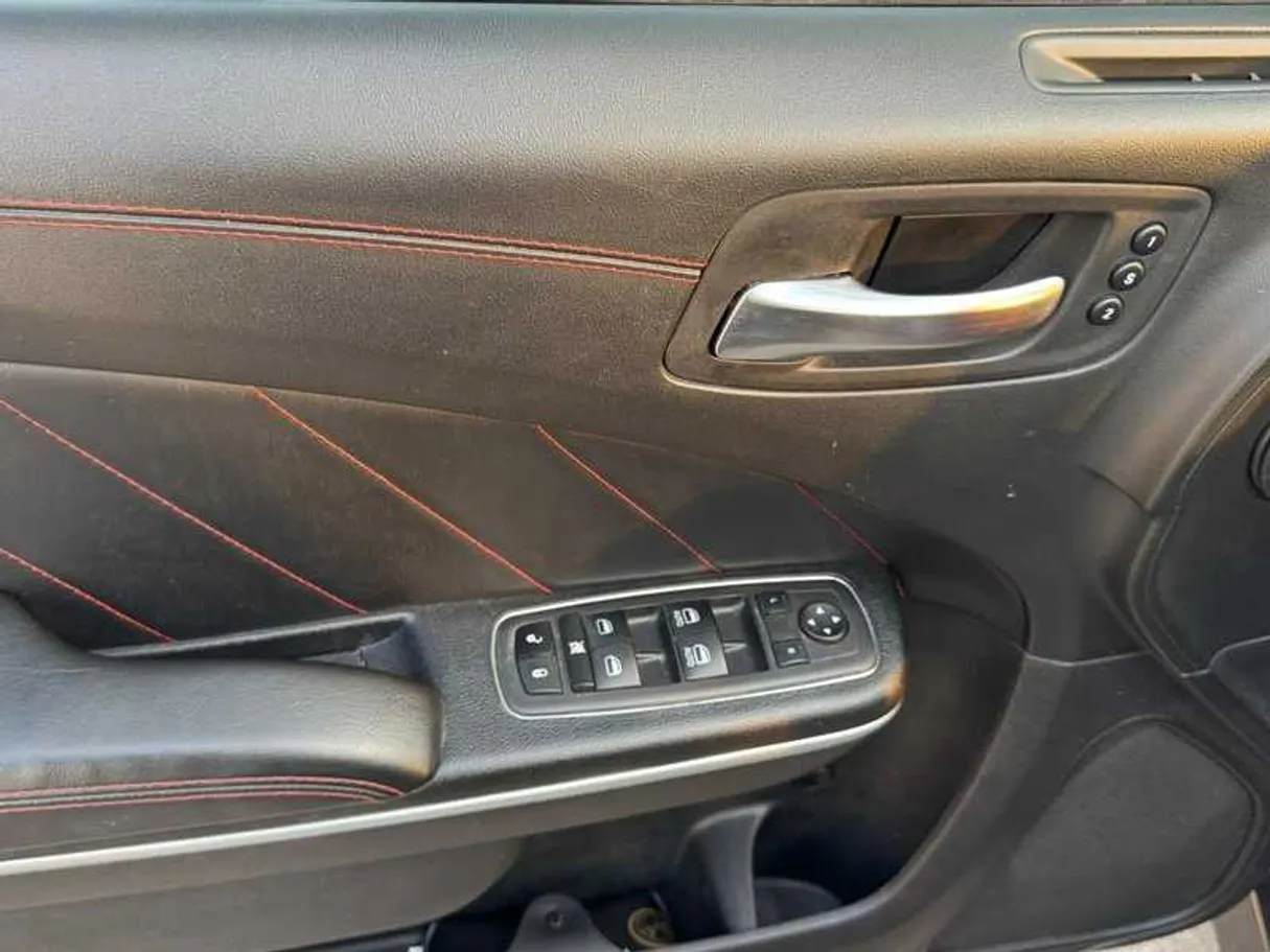Car image 24