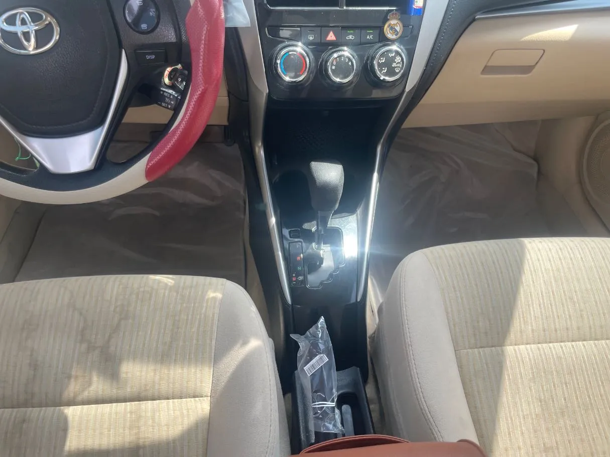Car image 16