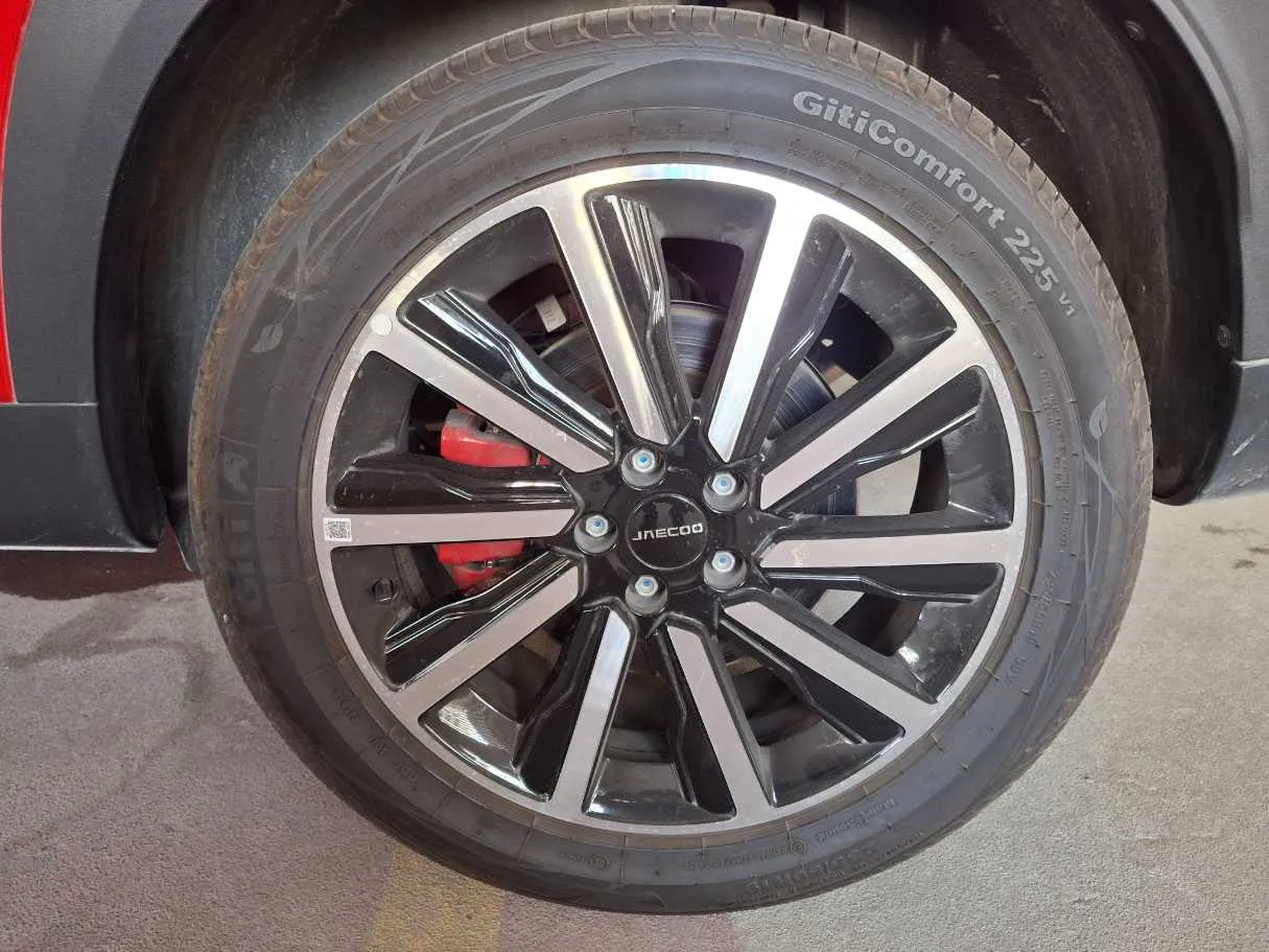 Car image 9