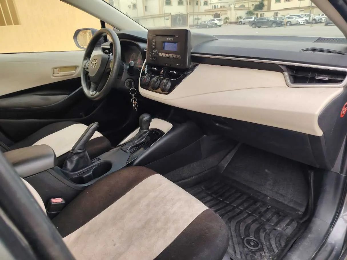 Car image 13