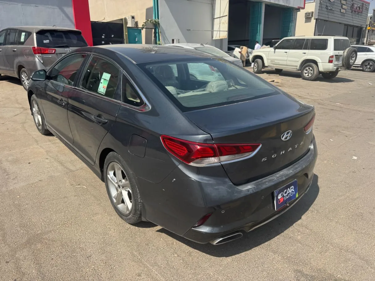 Car image 7