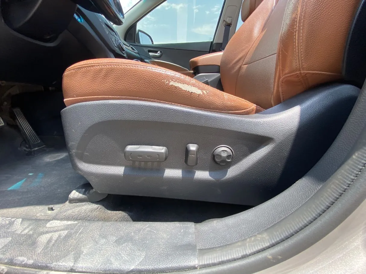 Car image 24