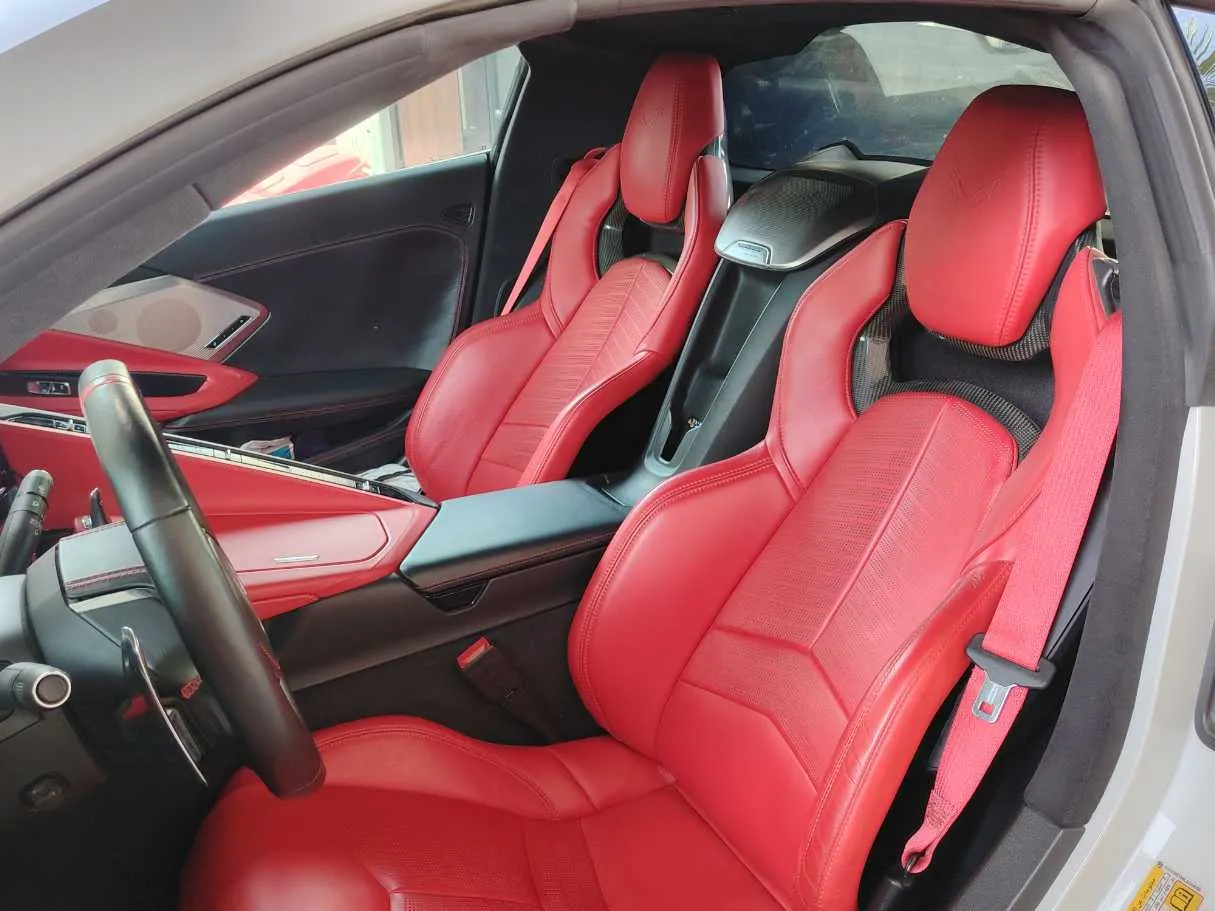 Car image 16