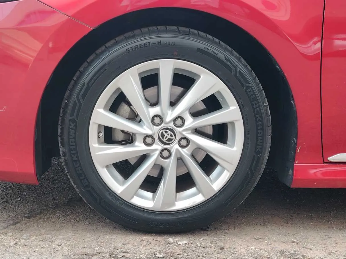 Car image 10
