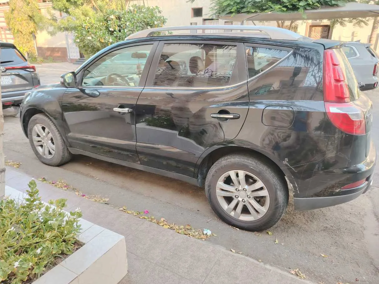 Car image 8