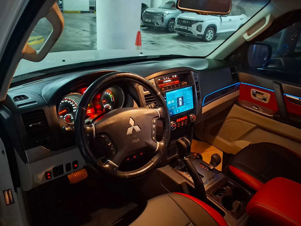 Car image 10