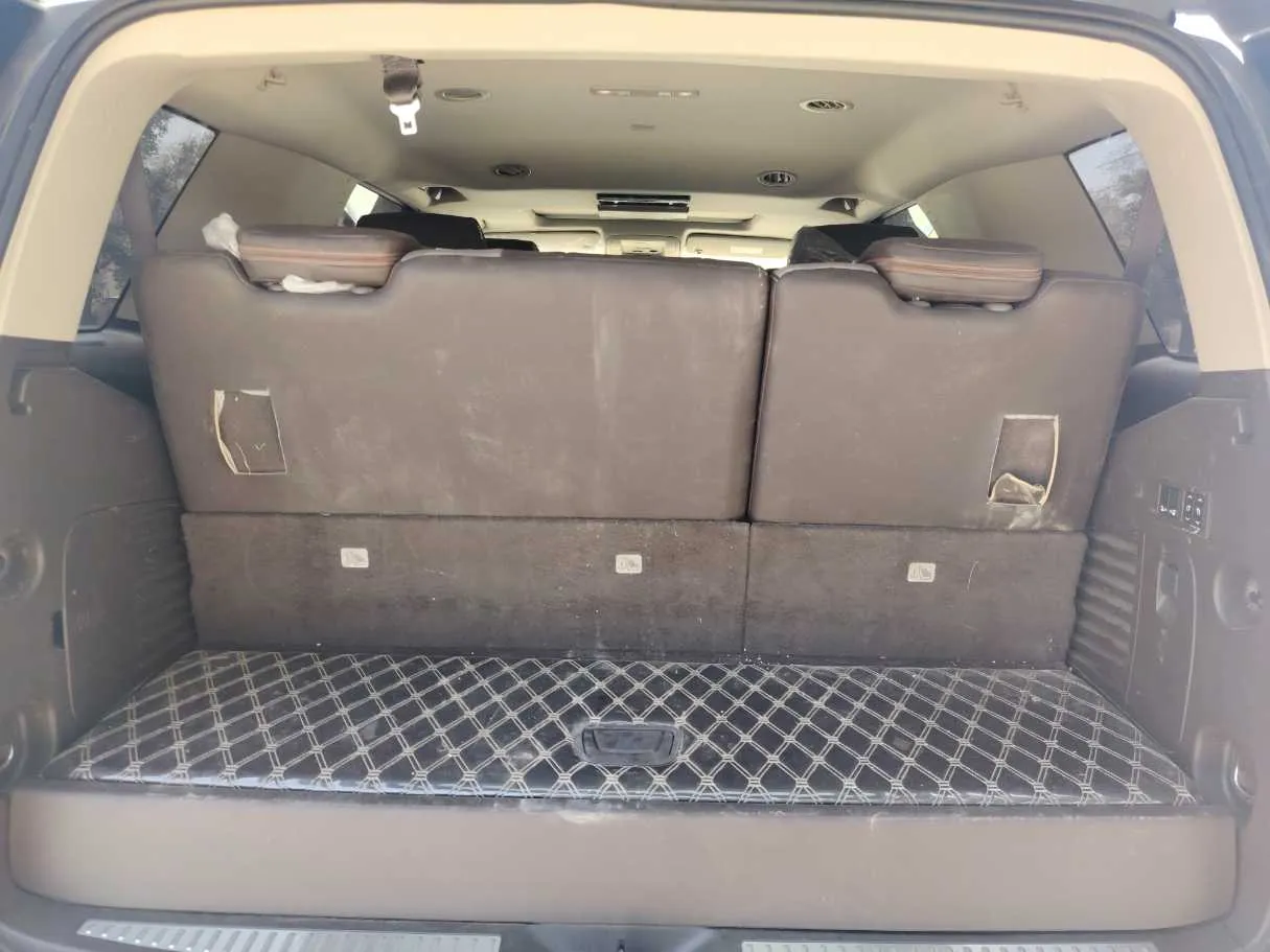Car image 27