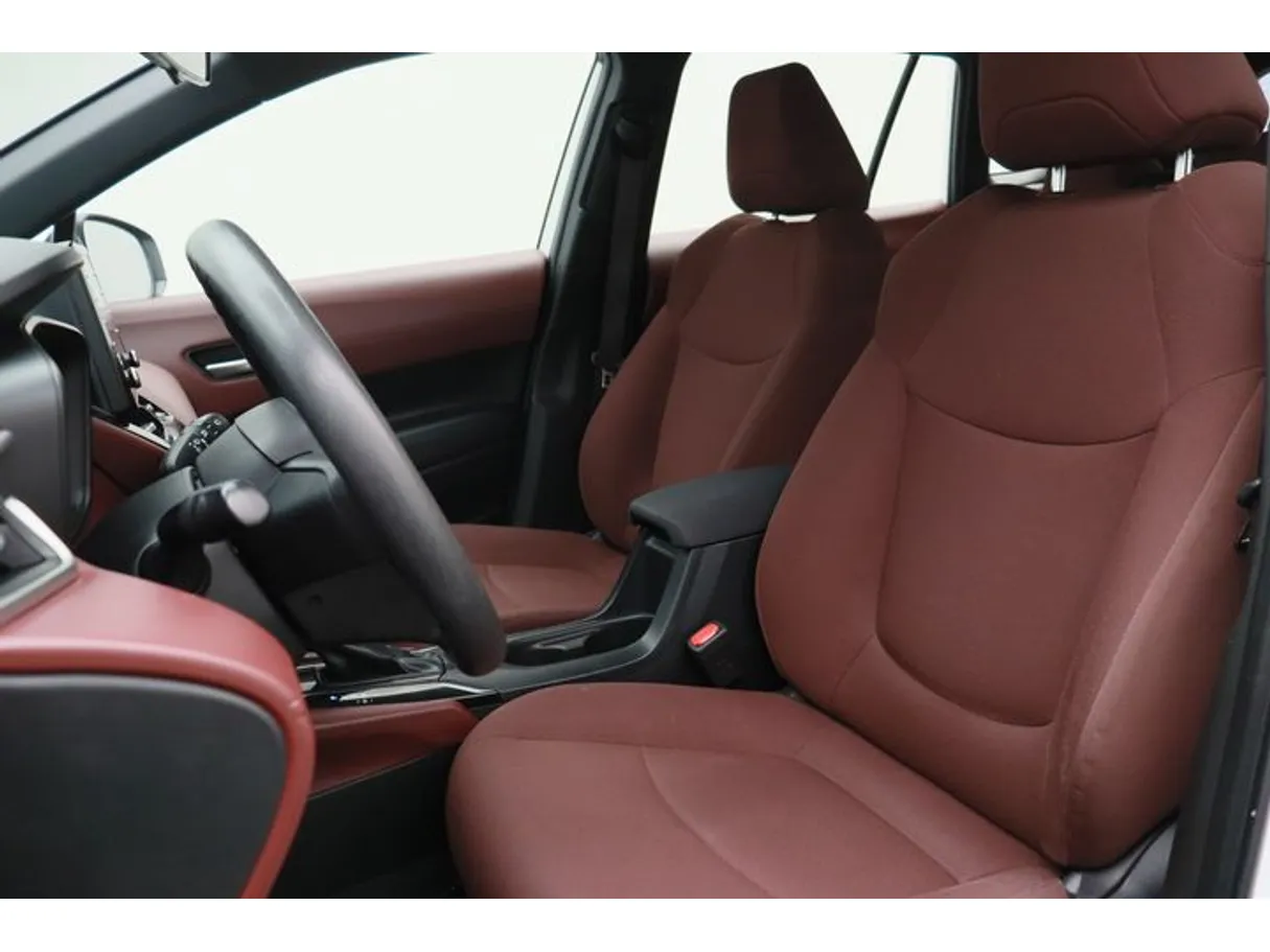 Car image 8