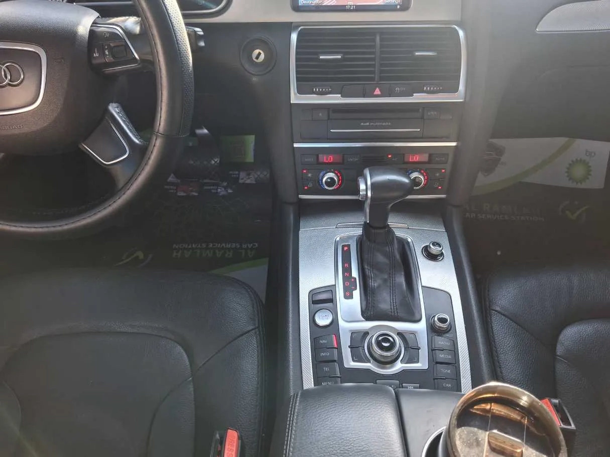 Car image 16