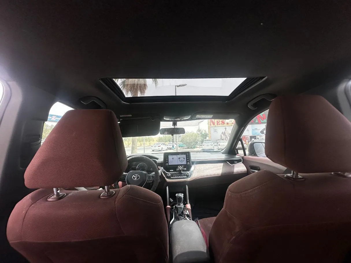 Car image 15