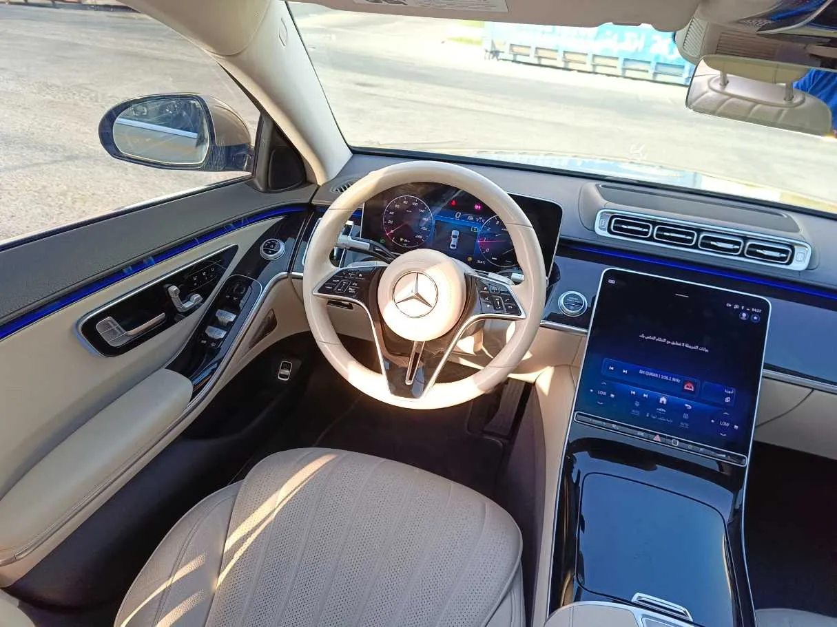 Car image 26