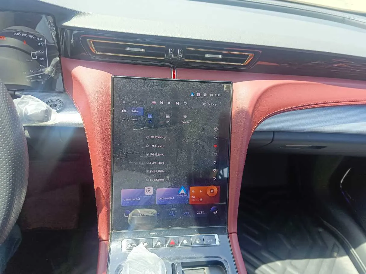 Car image 24