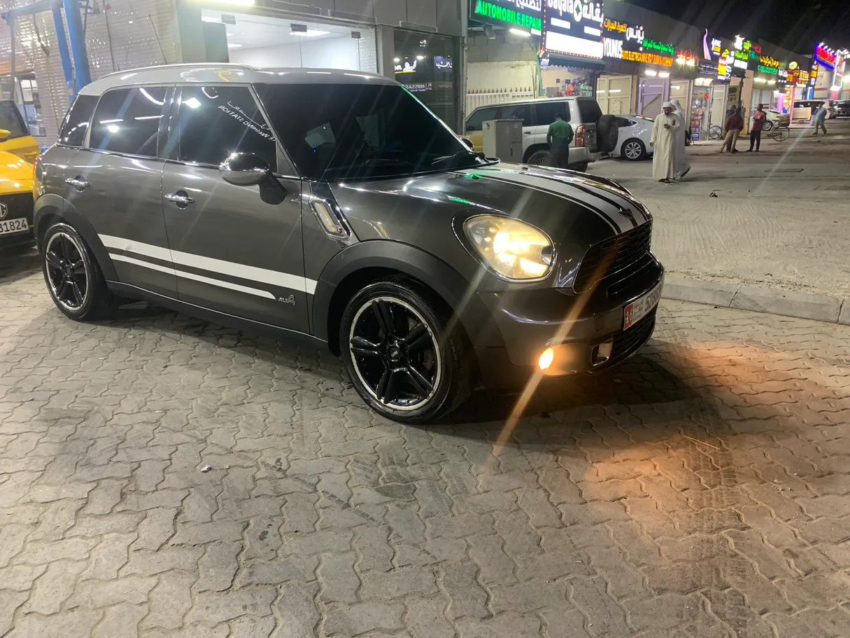 Car image 11