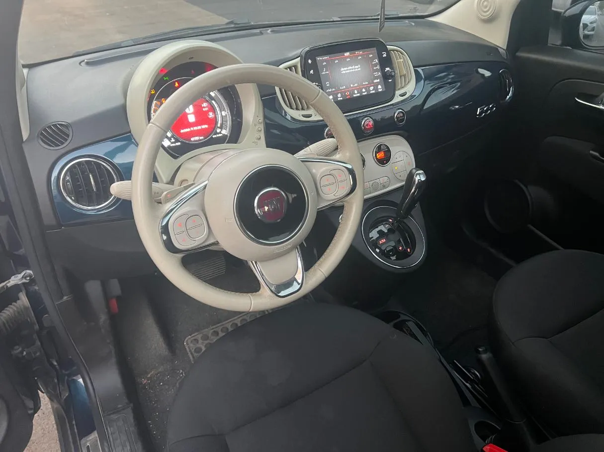 Car image 12