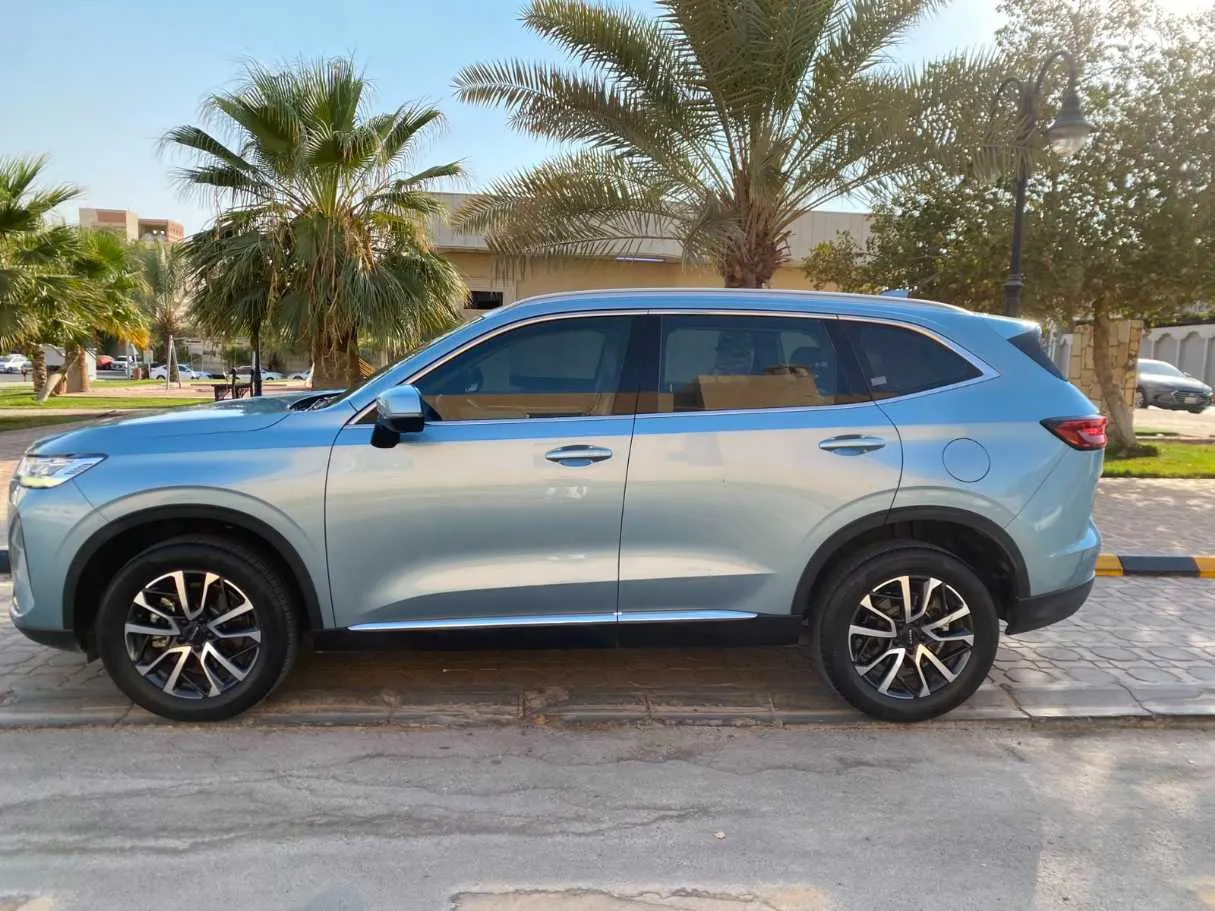 Car image 6