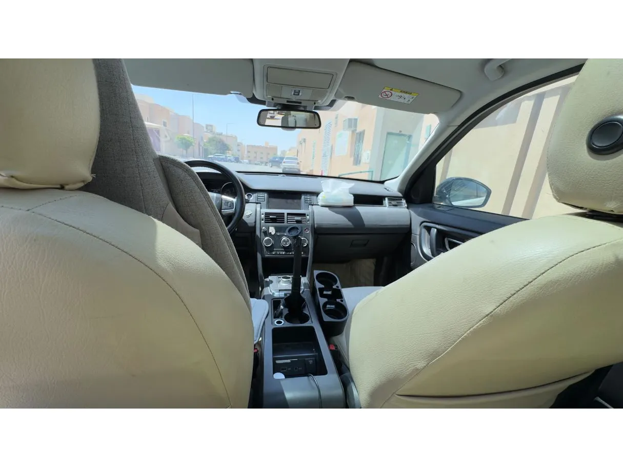 Car image 14