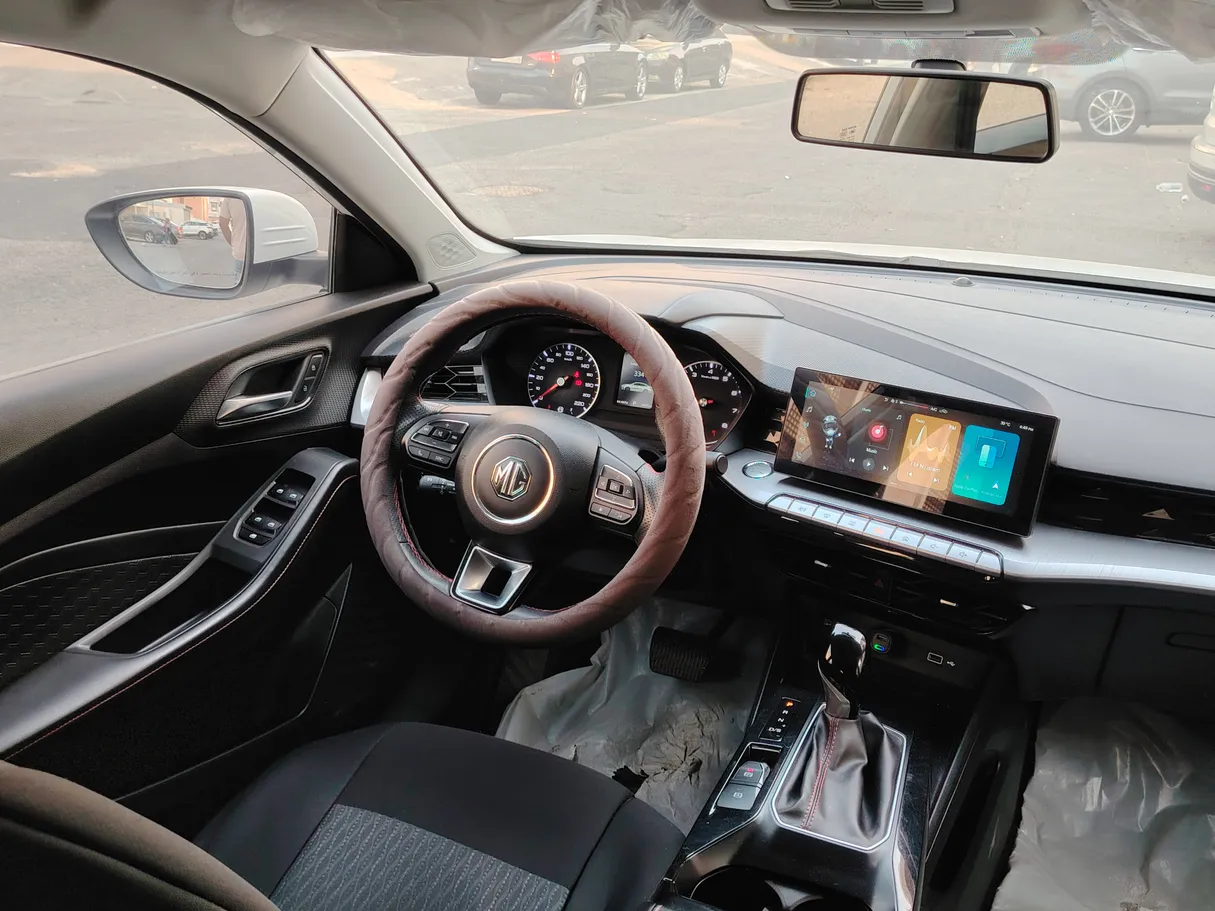 Car image 19