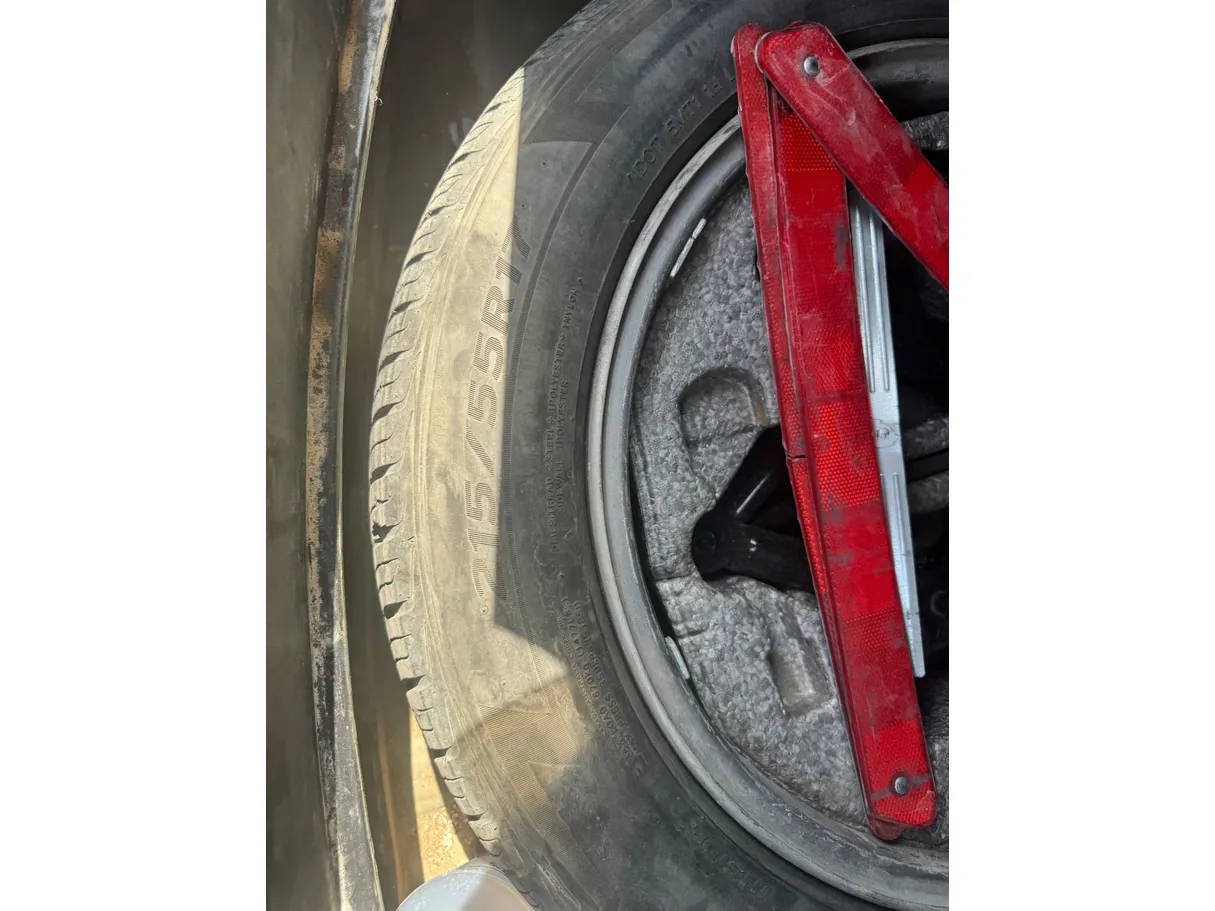 Car image 21