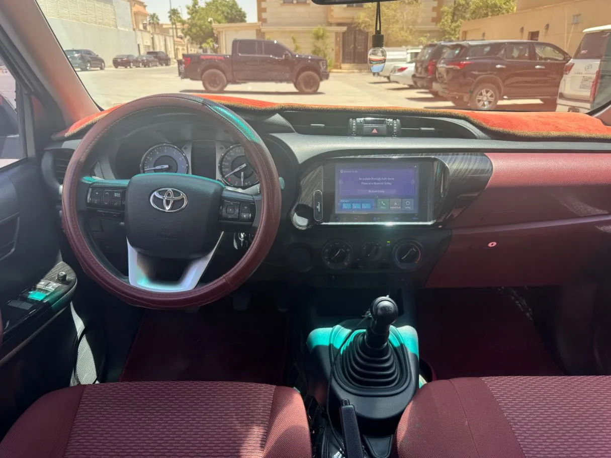 Car image 19