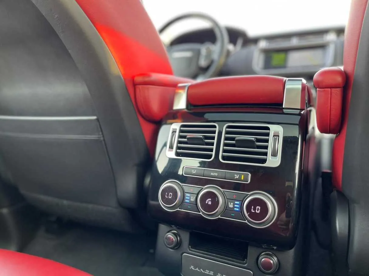 Car image 26