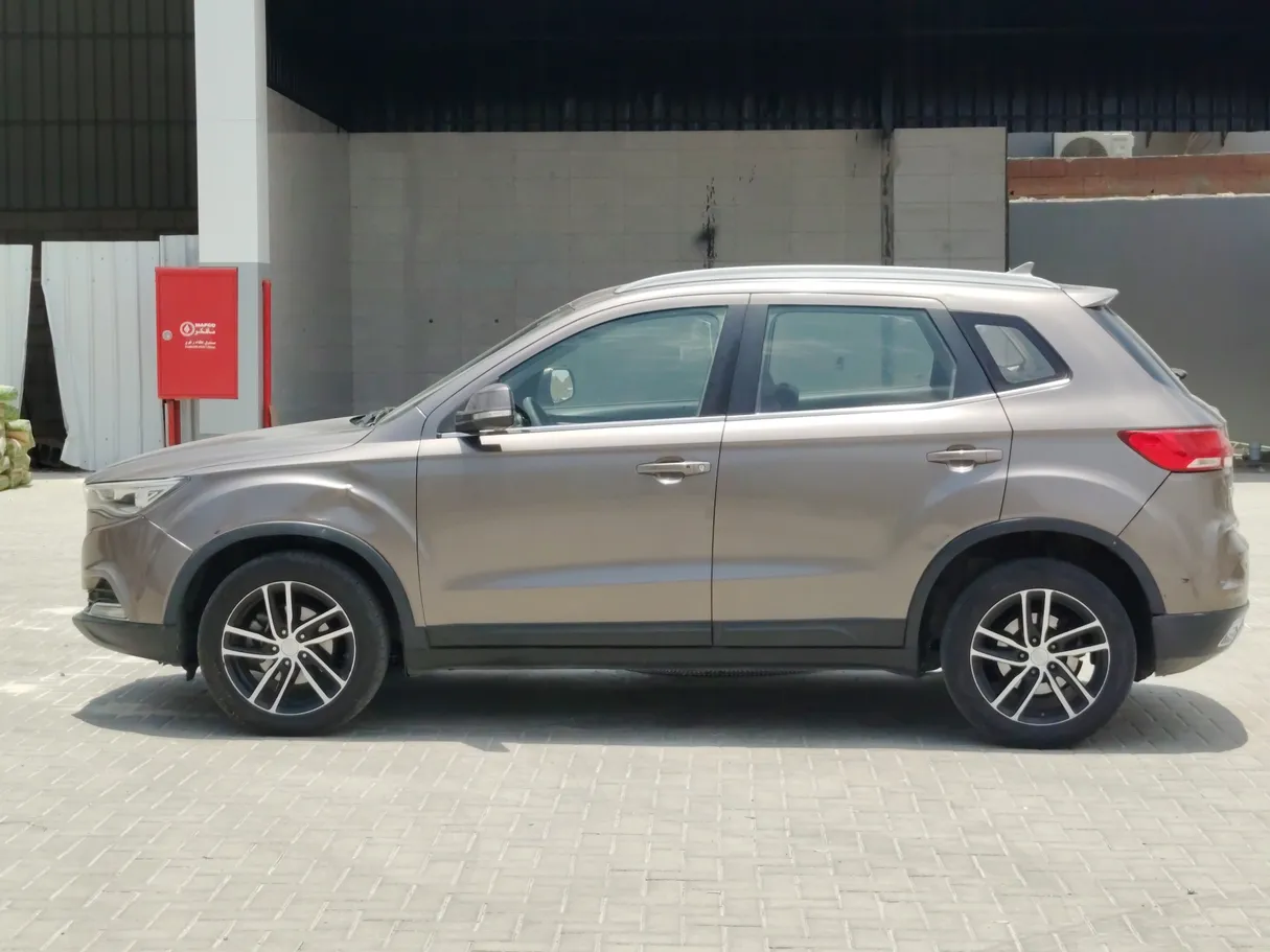 Car image 8