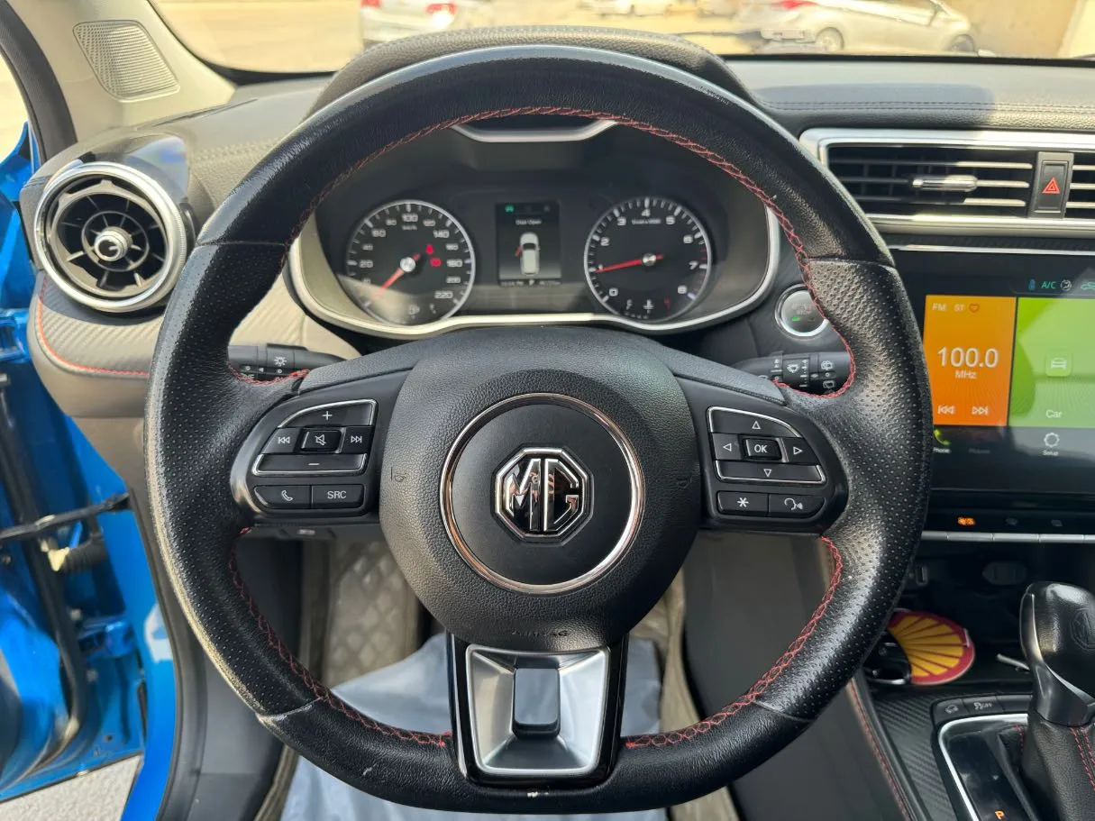 Car image 17