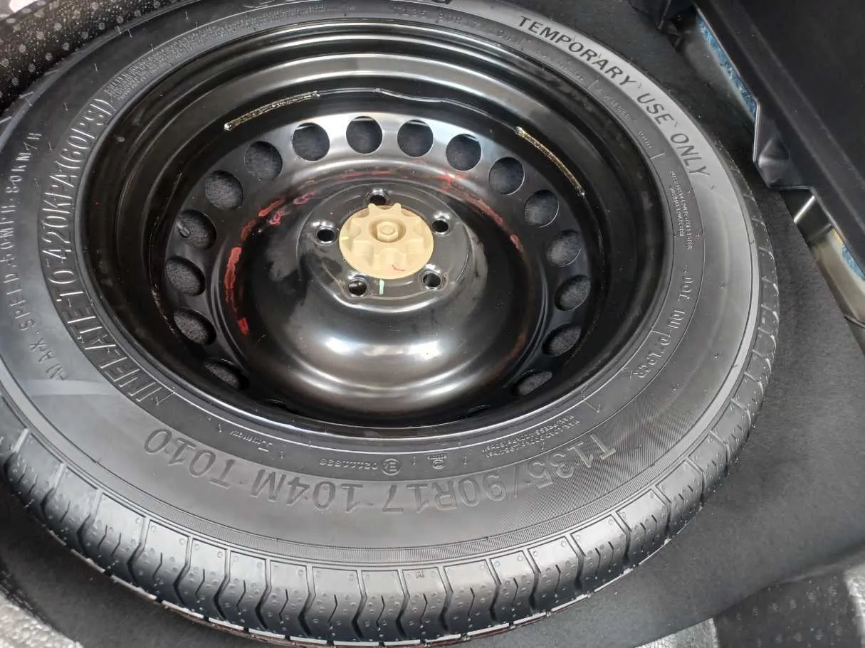 Car image 22