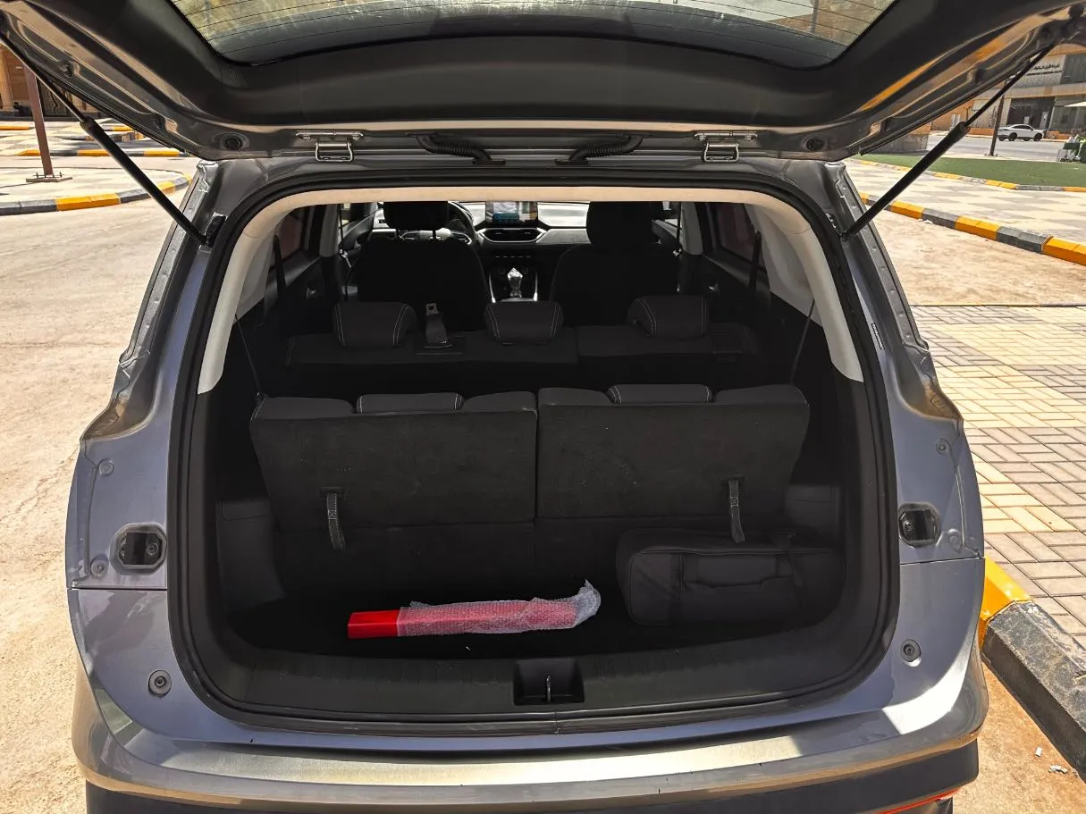 Car image 23