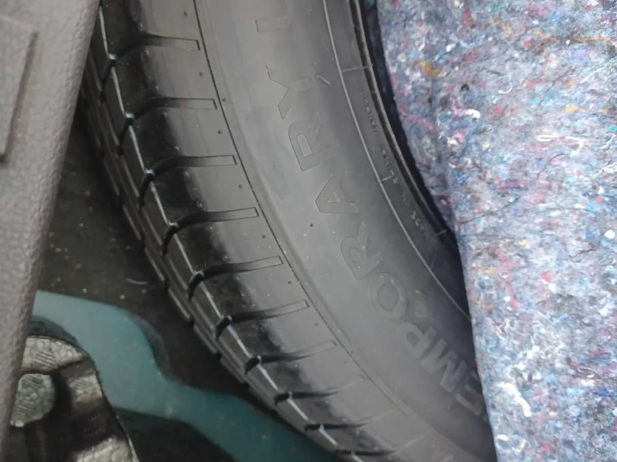 Car image 22