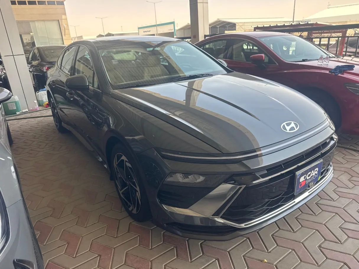 Car image 3
