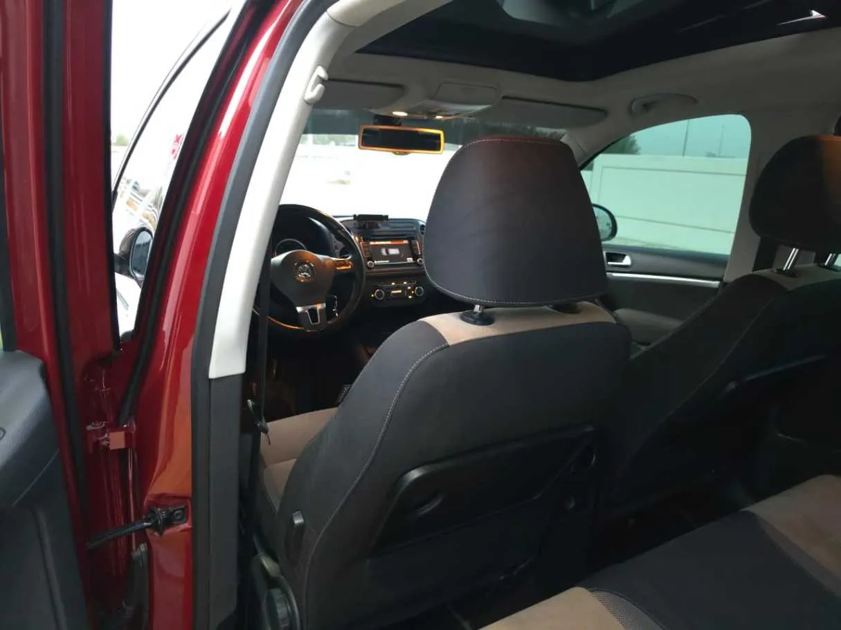 Car image 16