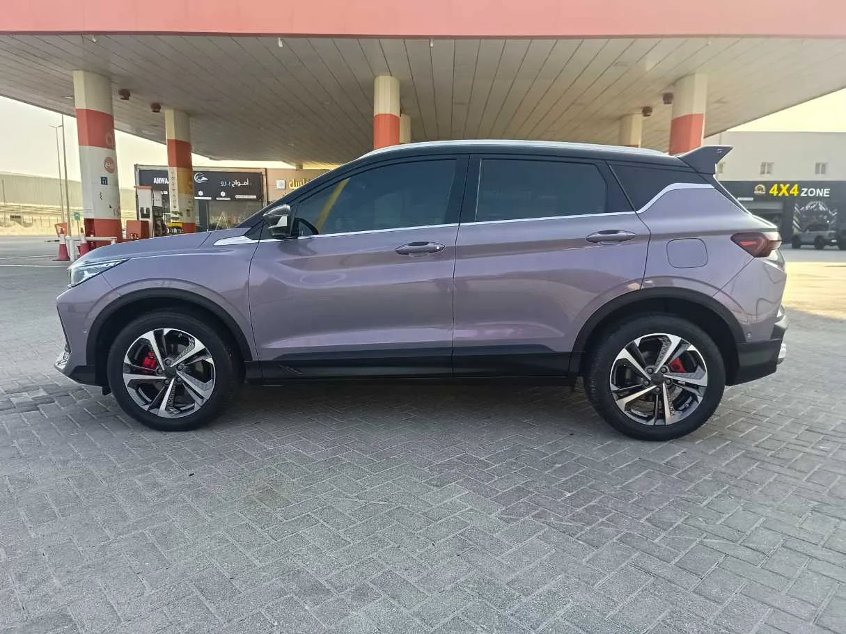 Car image 8