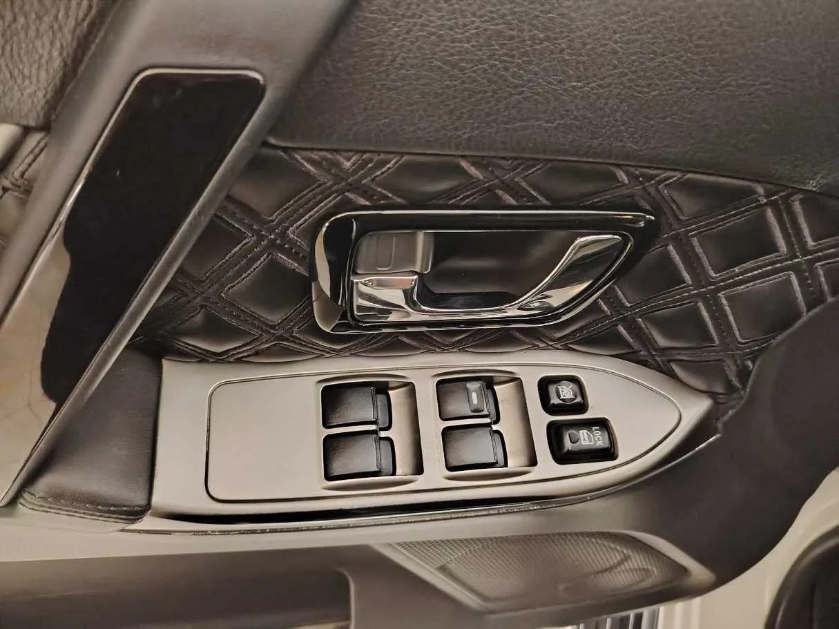 Car image 43