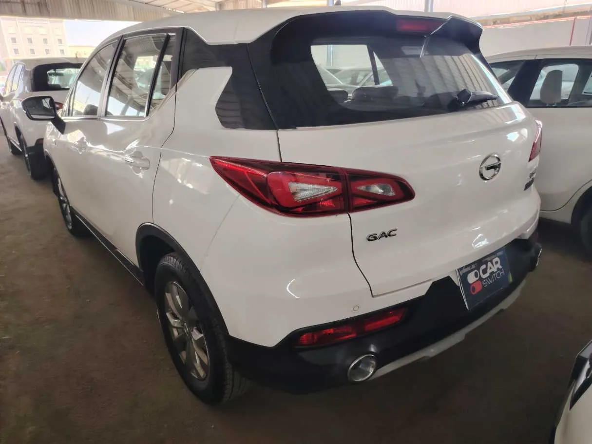 Car image 8