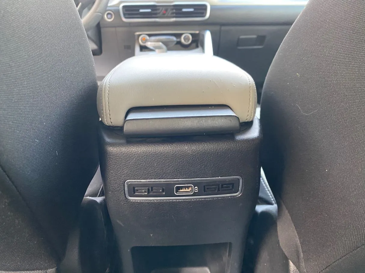 Car image 22
