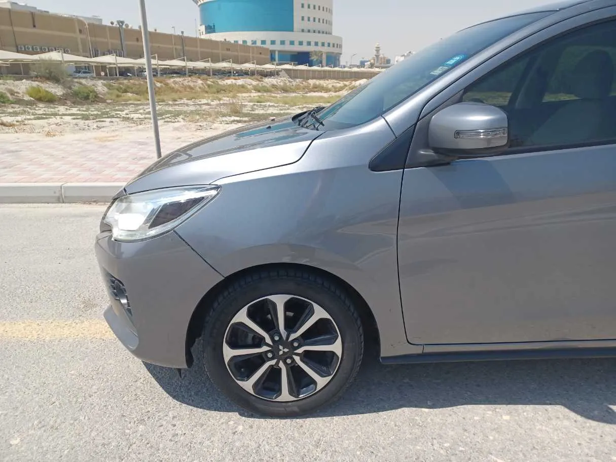 Car image 9