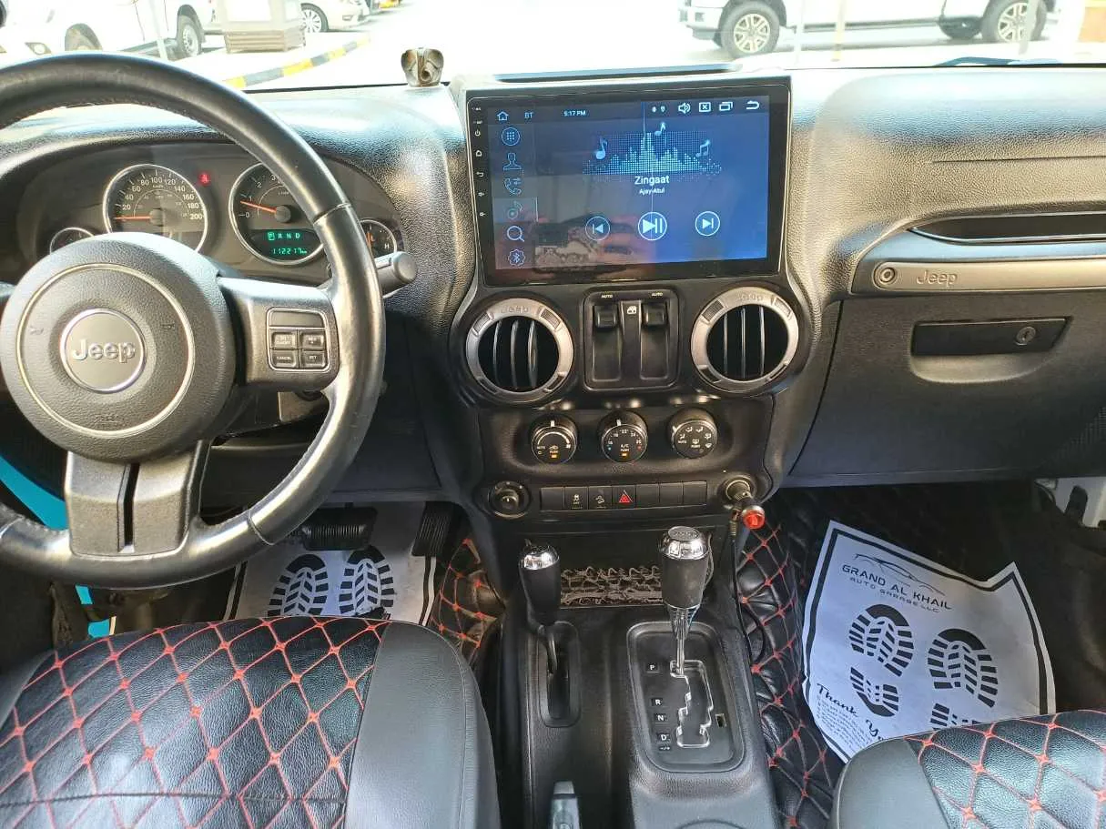 Car image 16