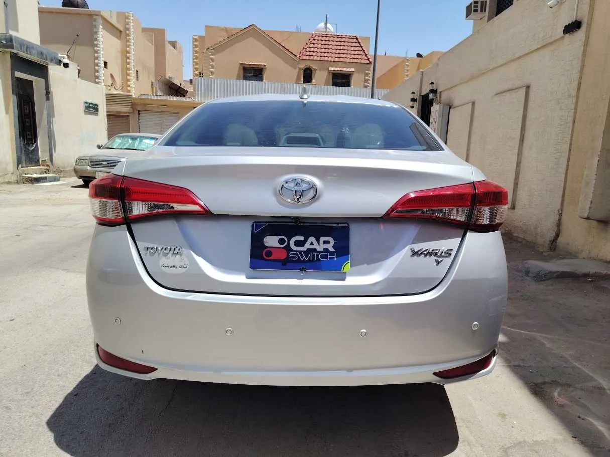 Car image 6