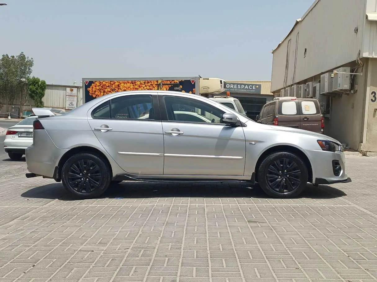 Car image 8