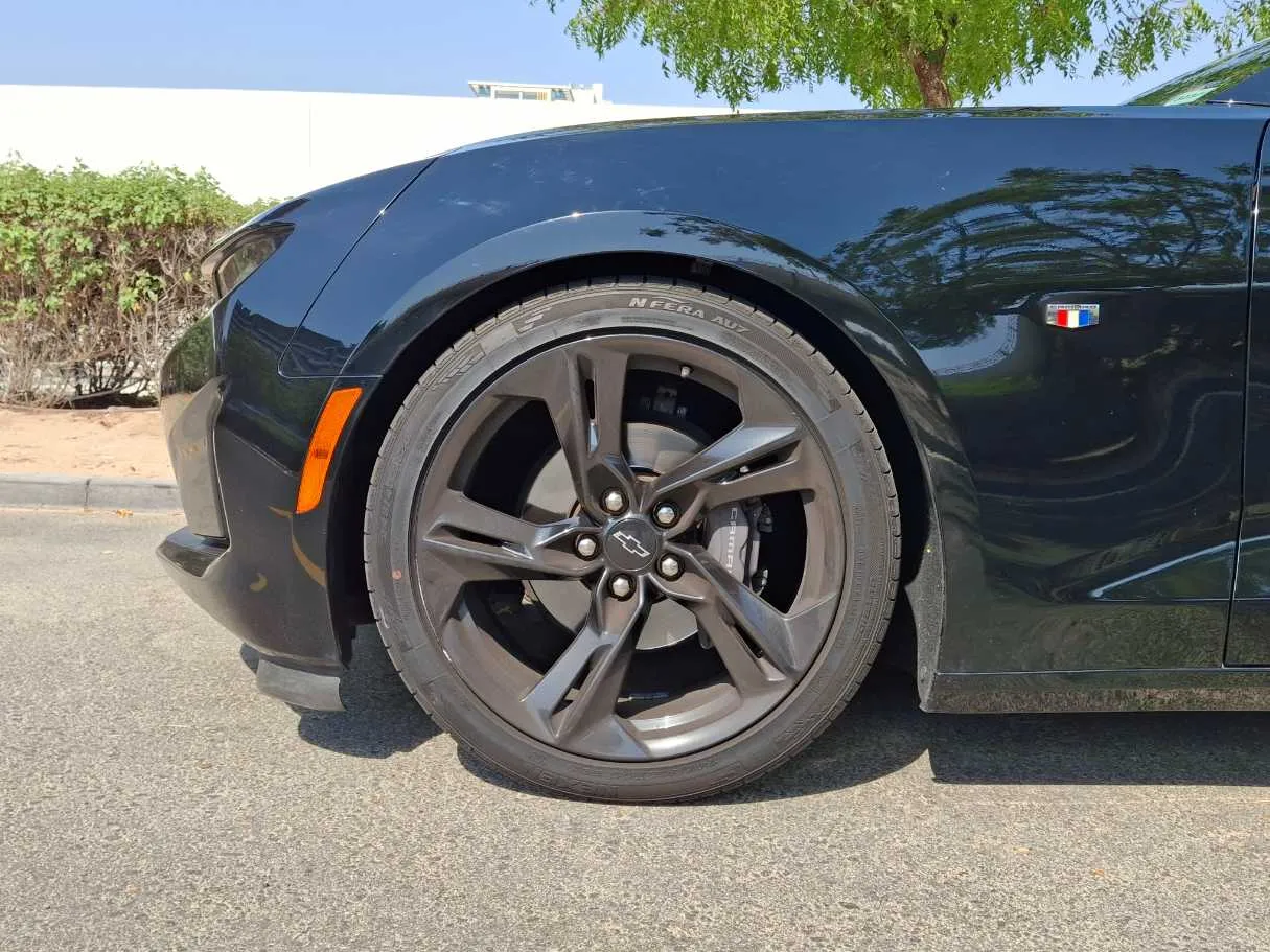 Car image 10