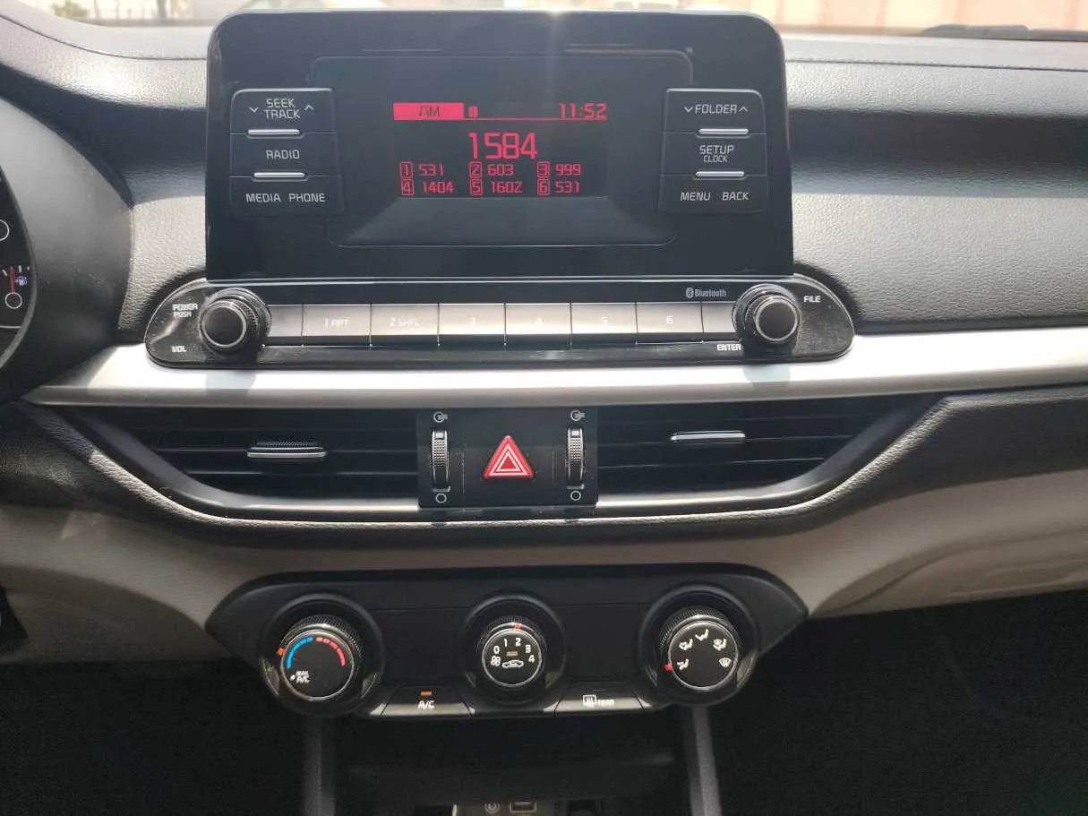 Car image 19