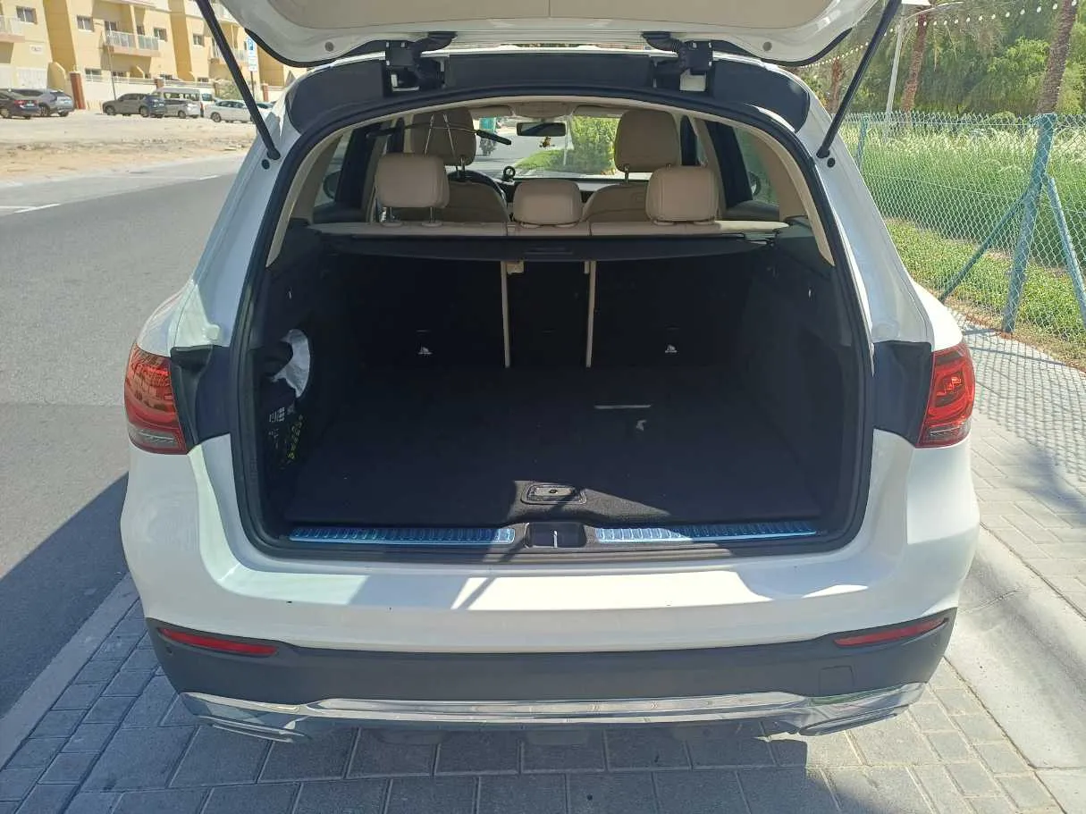 Car image 19