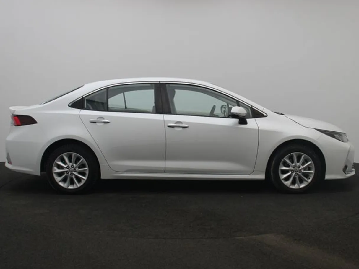 Car image 13