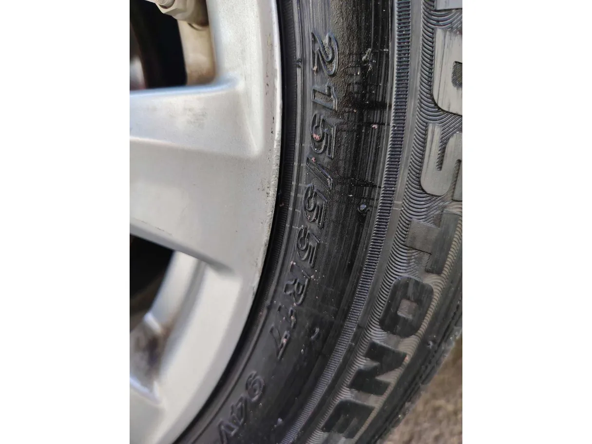 Car image 29
