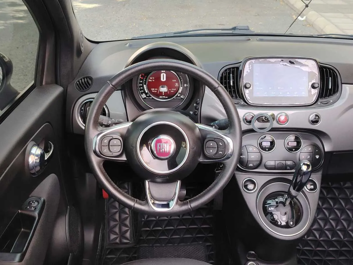 Car image 26