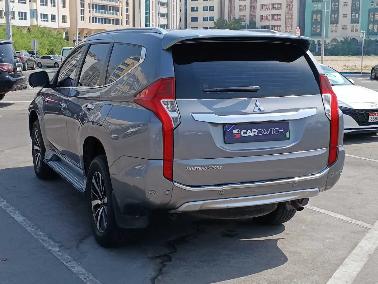 Car image 7
