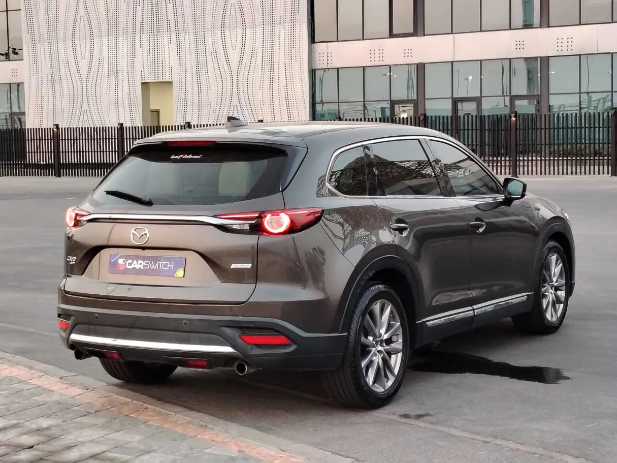 Car image 5